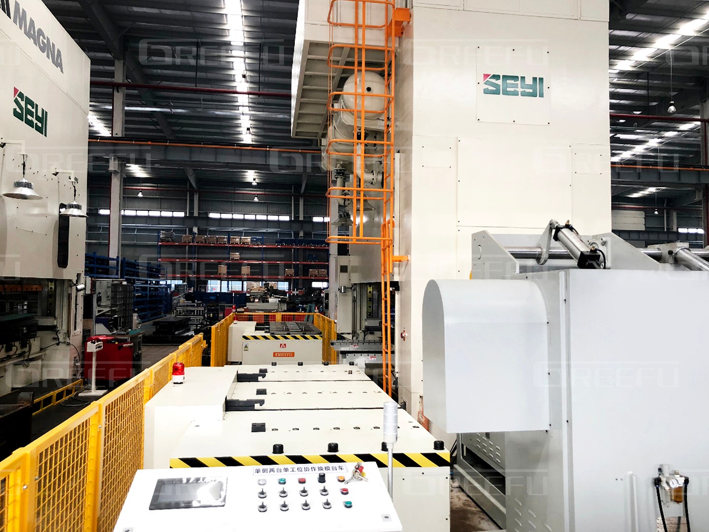 沖床 雙機(jī)單模 換模臺(tái)車(chē).jpg